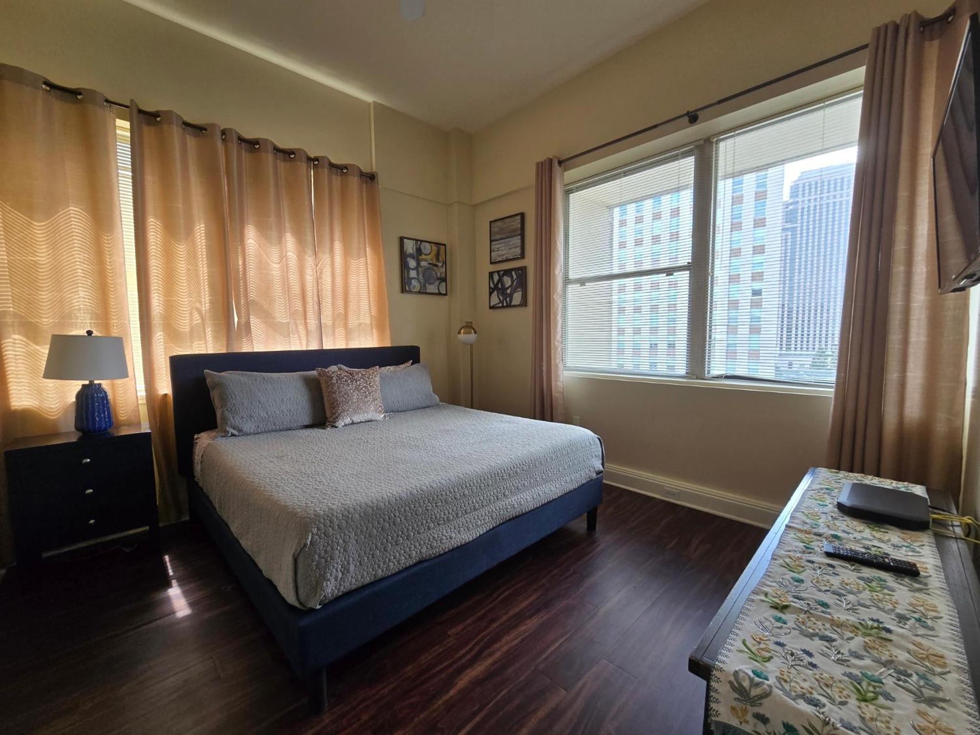 Amazing Condos Beautiful View 2 Blocks To French Quarter, Small Rooftop Pool, Gym, Seanger Theater, Super Dome, And Bourbon St New Orleans Room photo